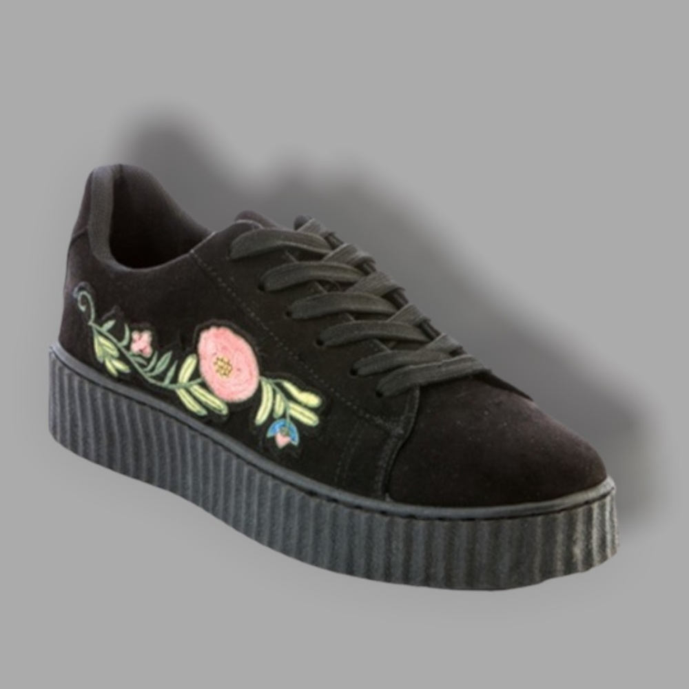 🛑BOGO 1/2🆕Kid’s Suede Embroidered Sneakers **Great Gift Idea